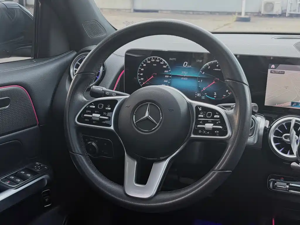 Mercedes-Benz GLB — миниатюра 8