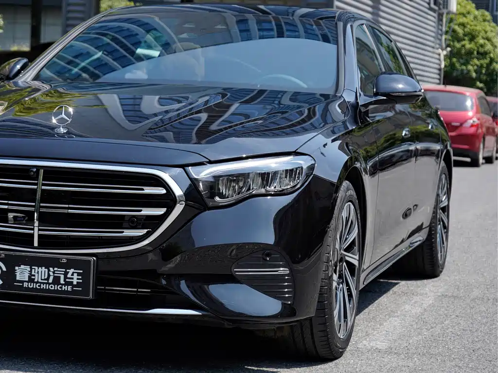 Mercedes-Benz E-Class — миниатюра 6