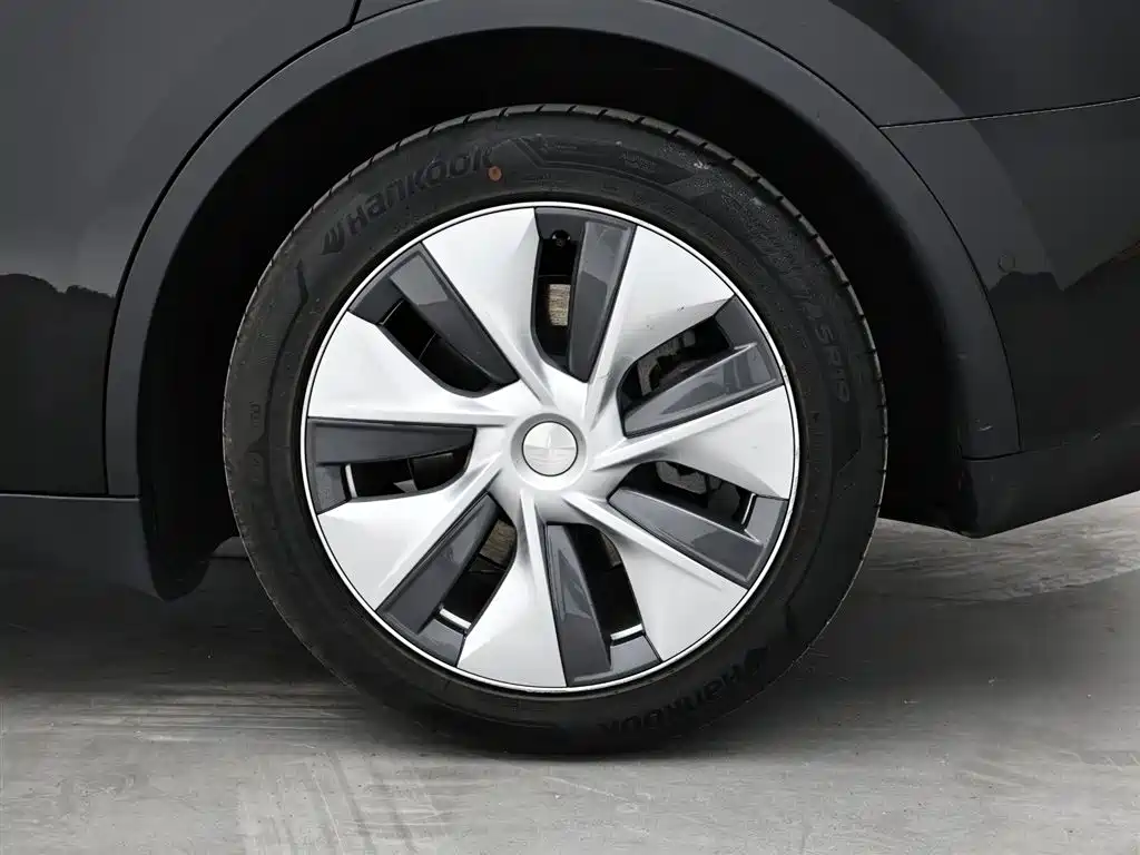 Tesla Model Y — фотографии объявления, Фото 11
