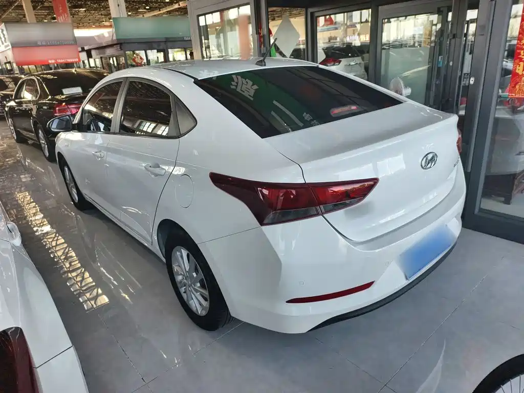 Hyundai Verna — миниатюра 11