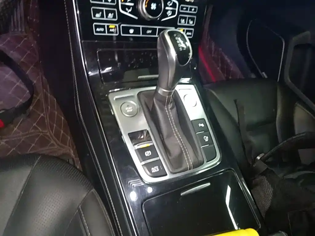 Hongqi Hongqi H5 — миниатюра 14