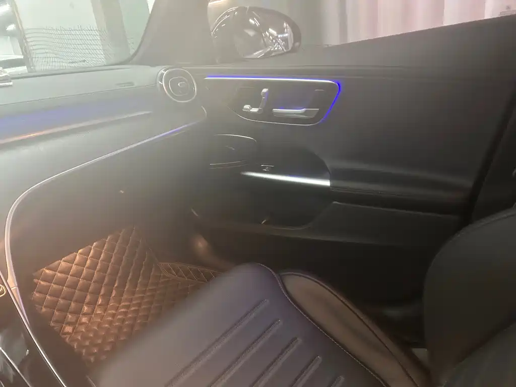 Mercedes-Benz C-Class — миниатюра 7