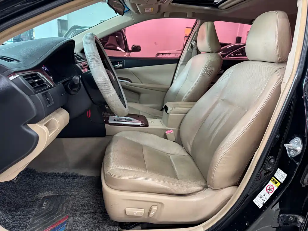 Toyota Camry — миниатюра 9