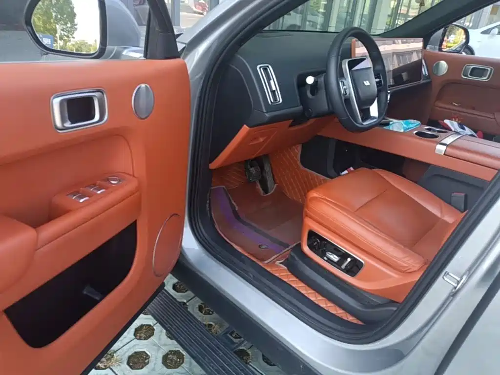 Li Auto Li L8 — миниатюра 16