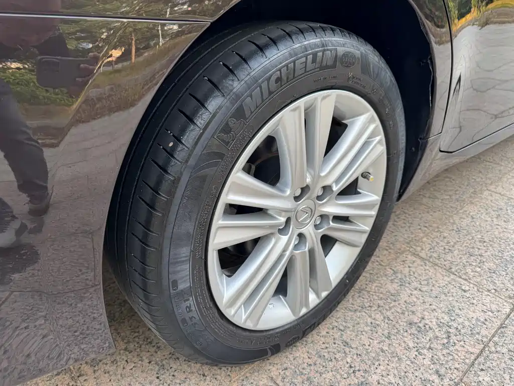 Lexus ES — миниатюра 21