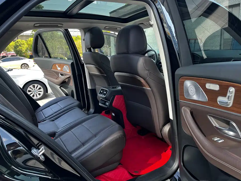 Mercedes-Benz GLE (Import) — миниатюра 22