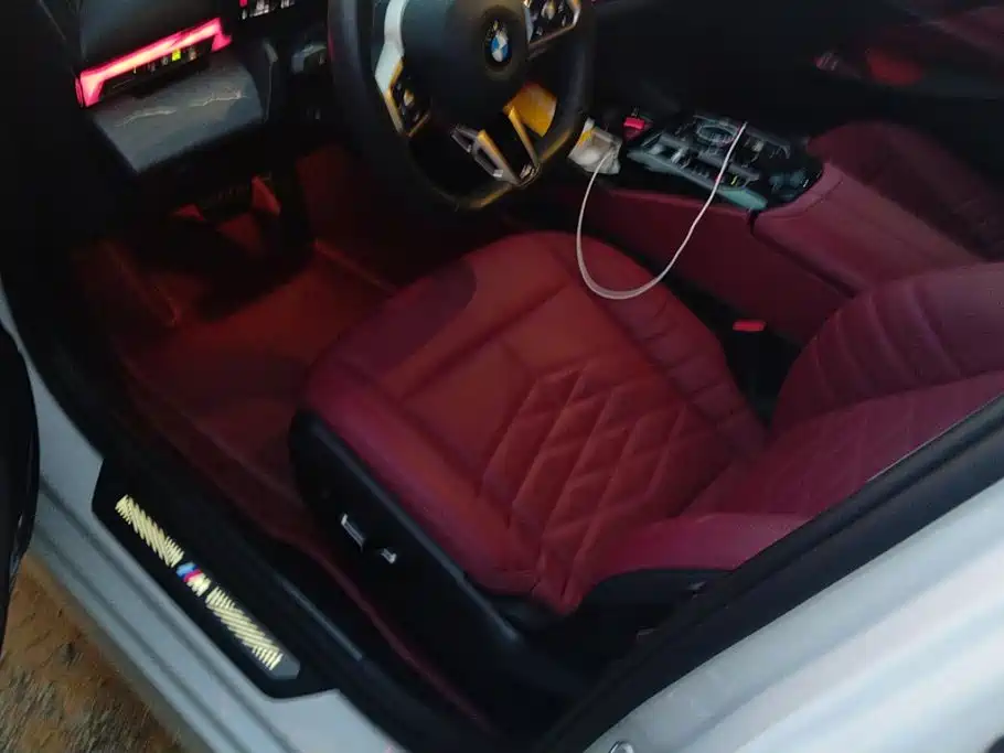 BMW 5 Series — миниатюра 9