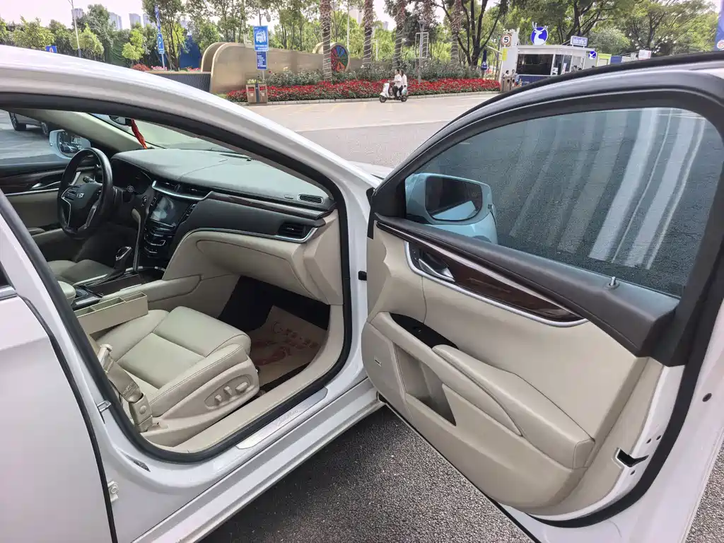 Cadillac XTS — миниатюра 8