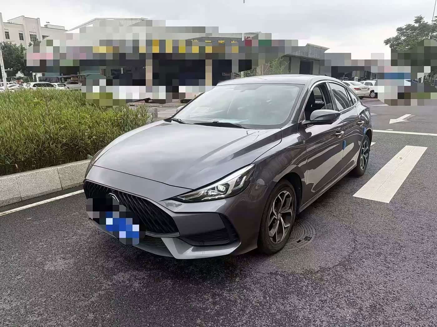 MG MG5 1.5 л 2023 г. Серебристо-серый, пробег 36000 км