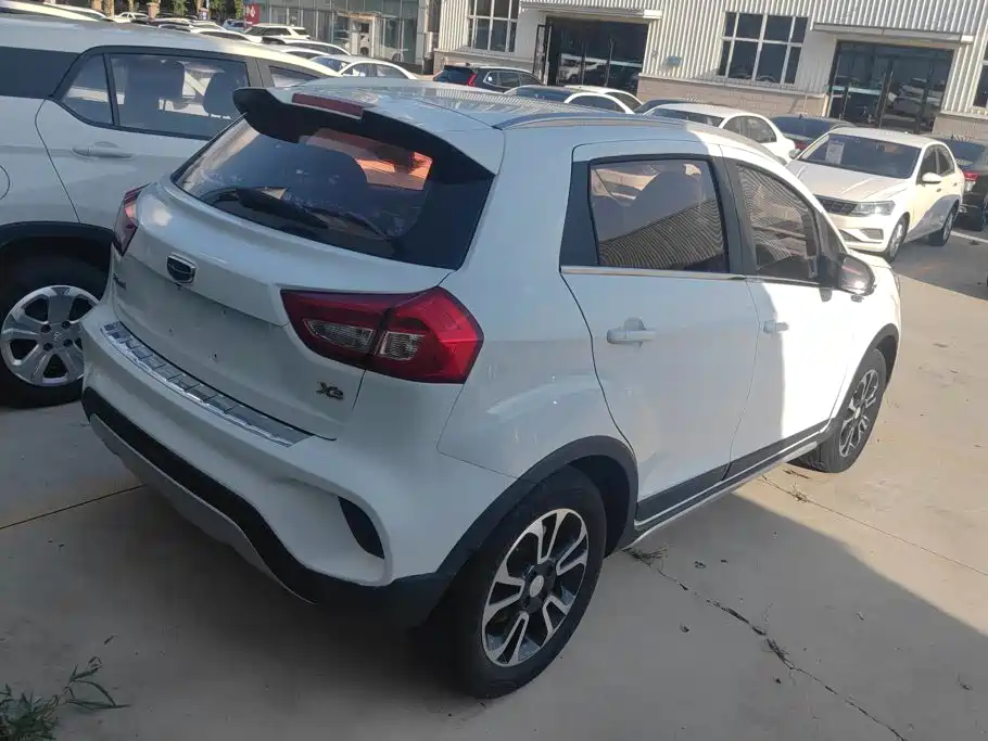 Geely Vision X3 — миниатюра 3