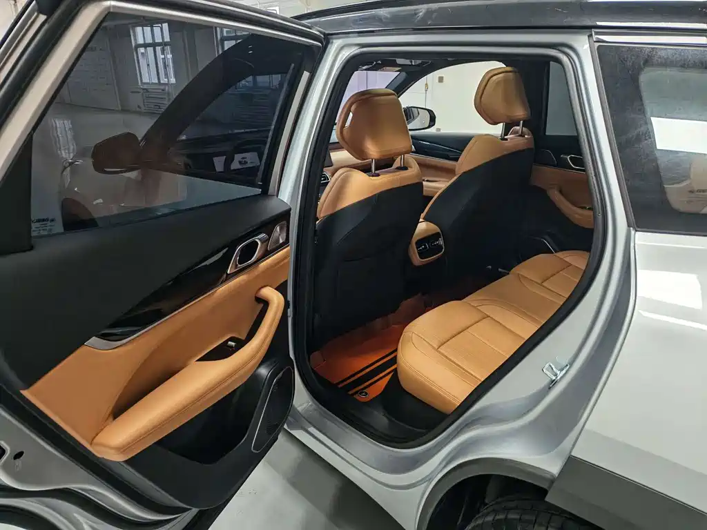 Geely Boyue L — миниатюра 12