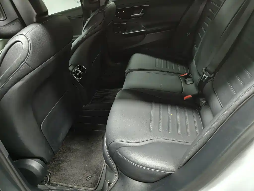 Mercedes-Benz C-Class — миниатюра 10