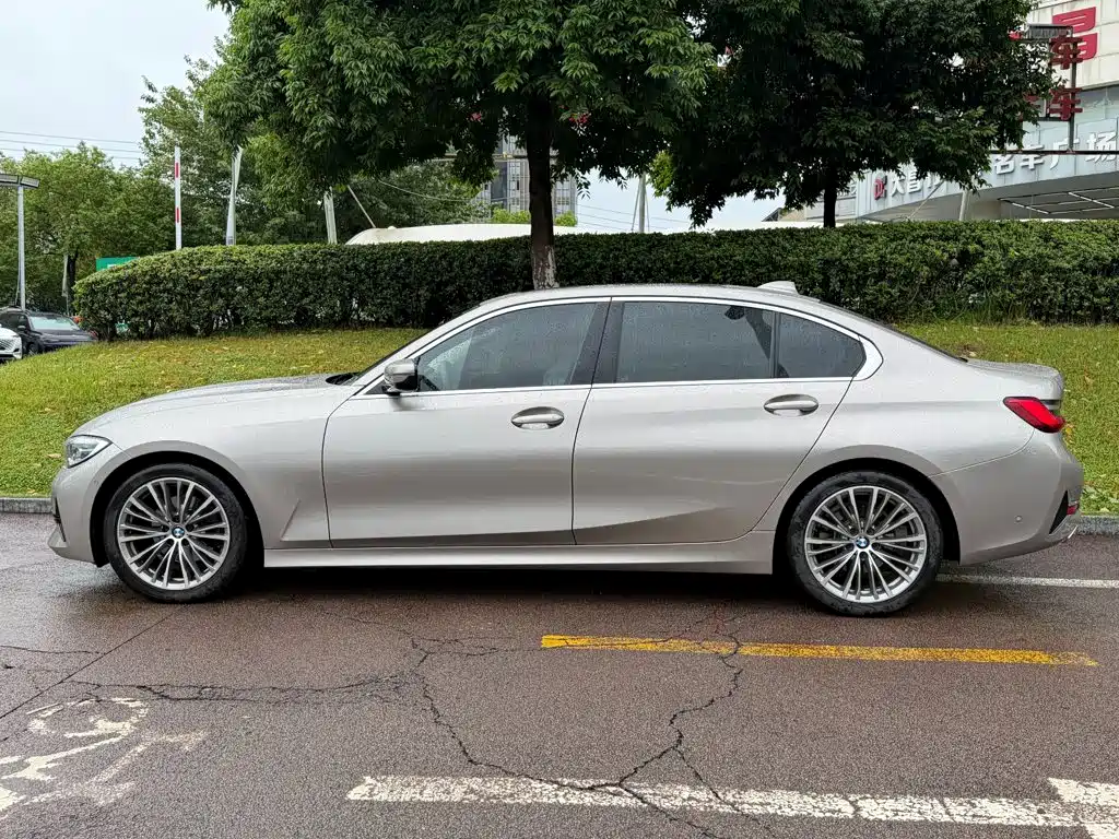 BMW 3 Series — миниатюра 3