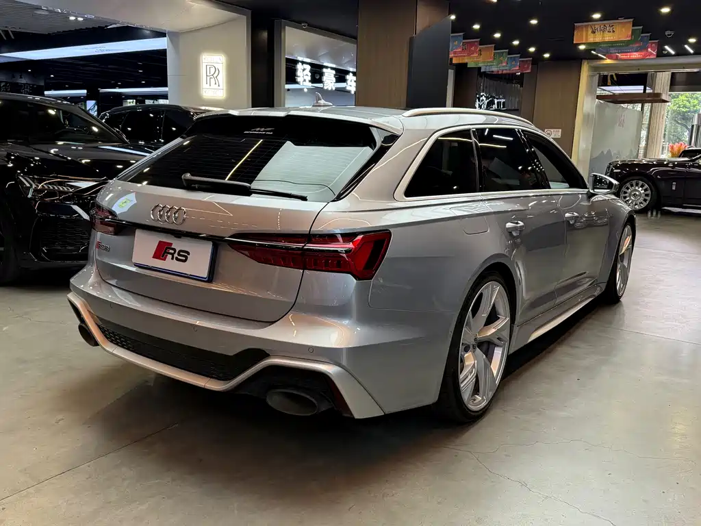 AUDI  RS 6