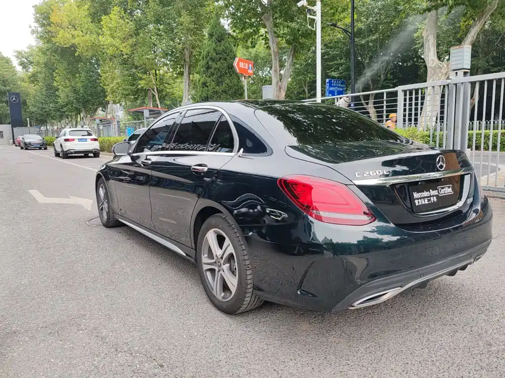 Mercedes-Benz C-Class — миниатюра 3