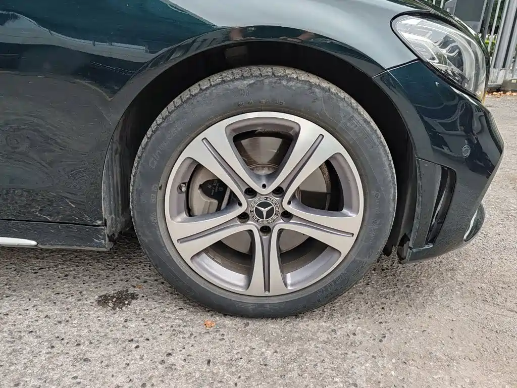 Mercedes-Benz C-Class — миниатюра 8