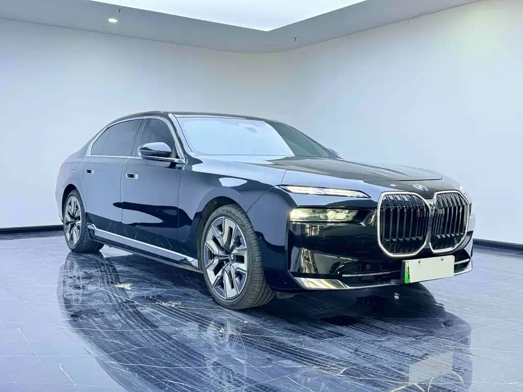 BMW i7 — миниатюра 3