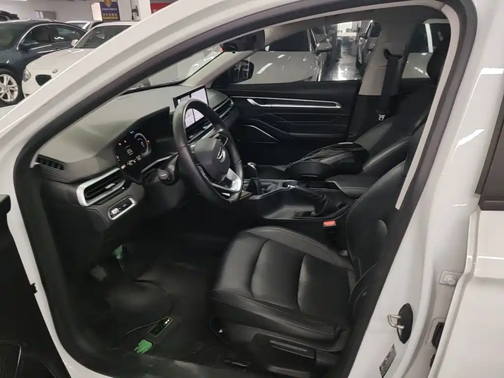 Geely Emgrand — миниатюра 15