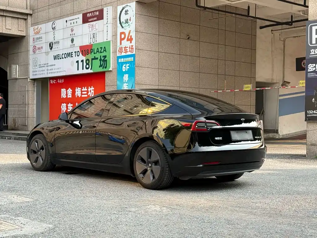 Tesla Model 3 — миниатюра 9