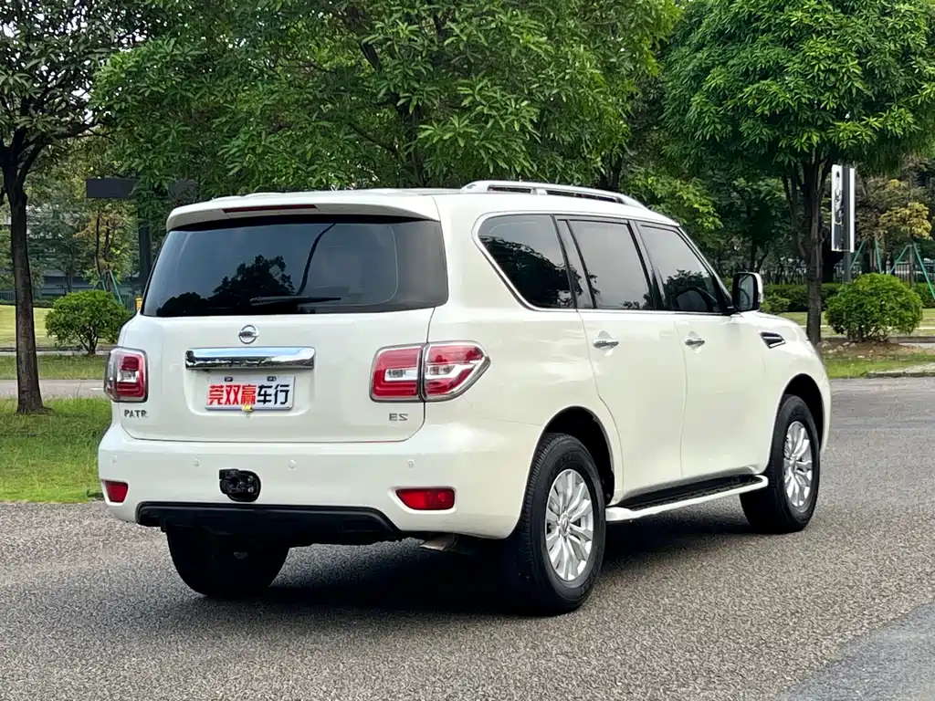 Nissan Patrol 2017 4.0L AT