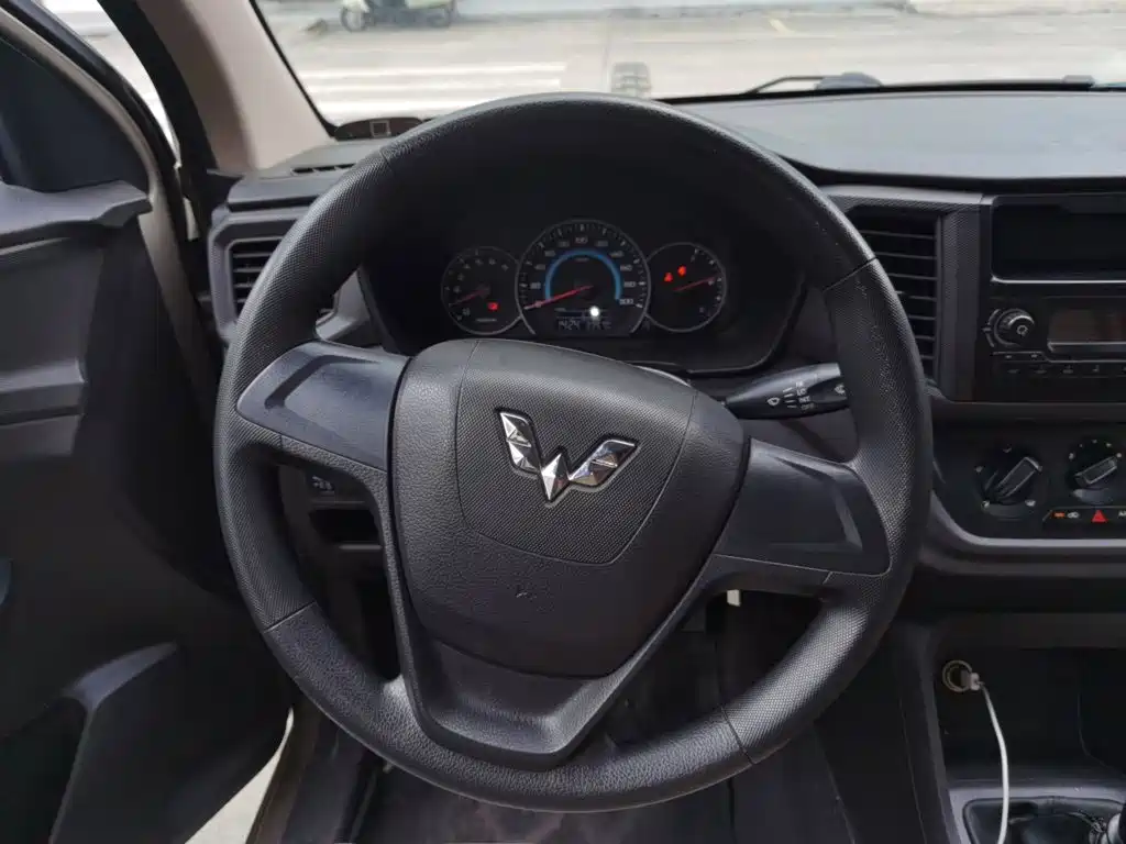 Wuling Hongguang V — миниатюра 11