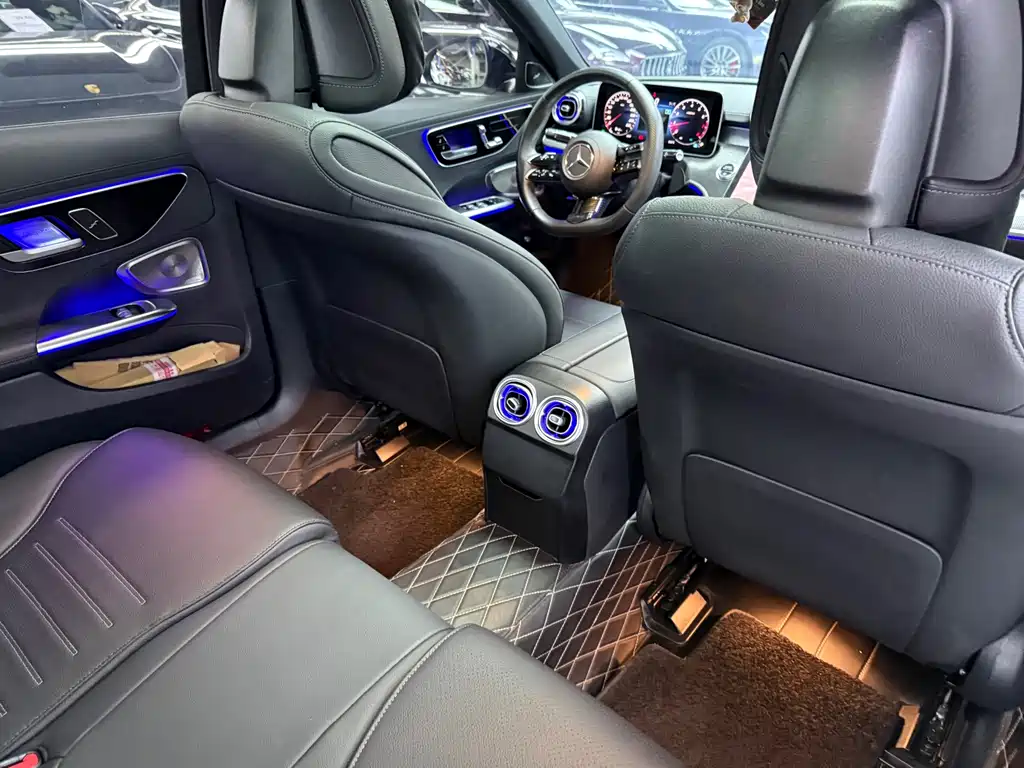 Mercedes-Benz C-Class — миниатюра 16