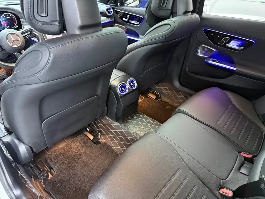 Mercedes-Benz C-Class — миниатюра 11