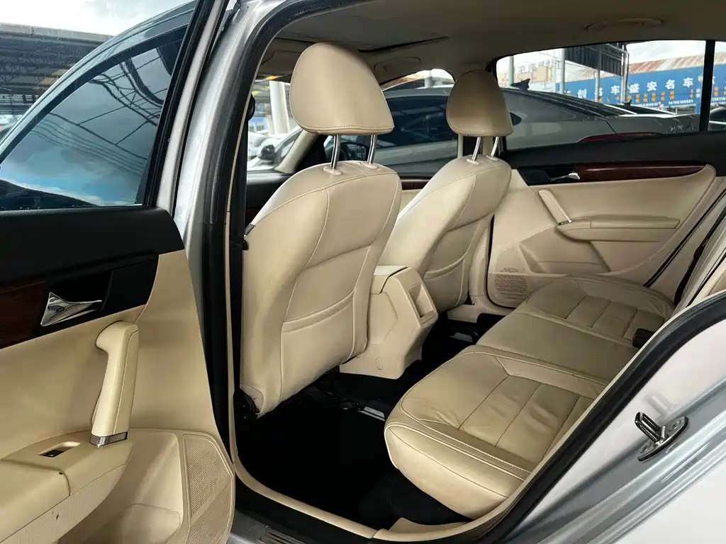 Volkswagen Lavida — миниатюра 6