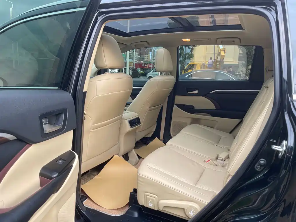 Toyota Highlander — миниатюра 12
