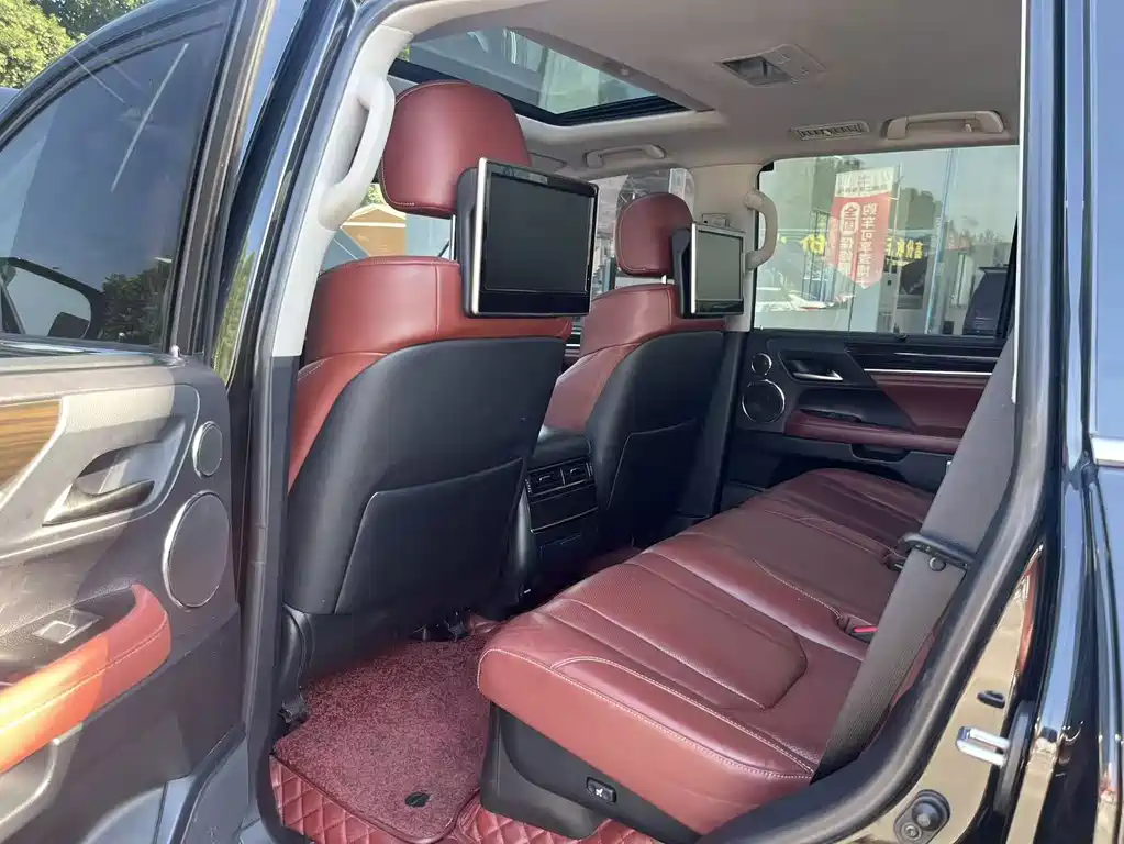 Lexus LX — миниатюра 8