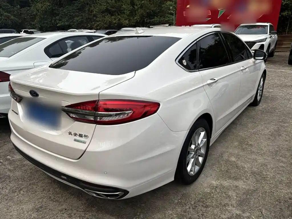 Ford Mondeo — миниатюра 9