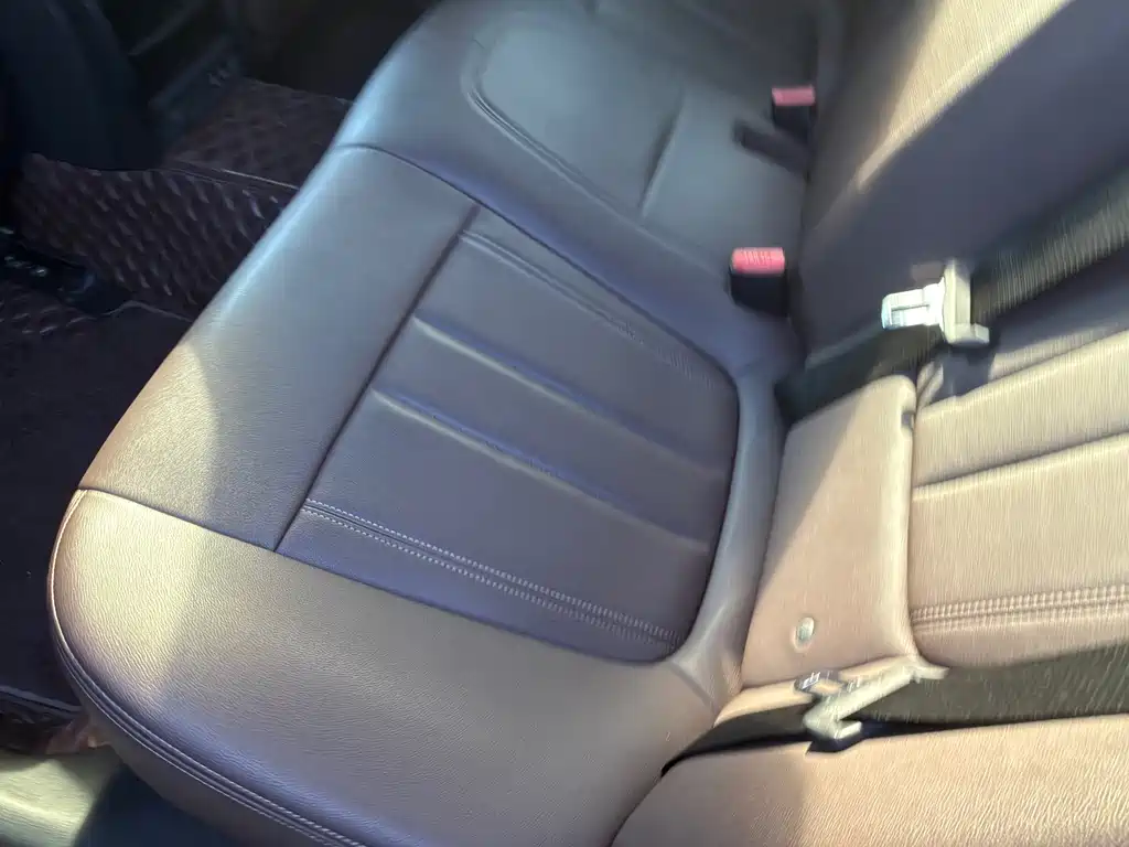 BMW 5 Series — миниатюра 11