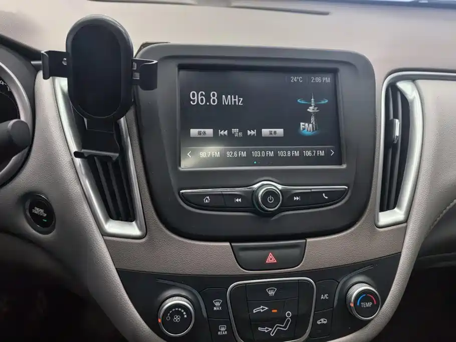 Chevrolet Malibu XL — миниатюра 13