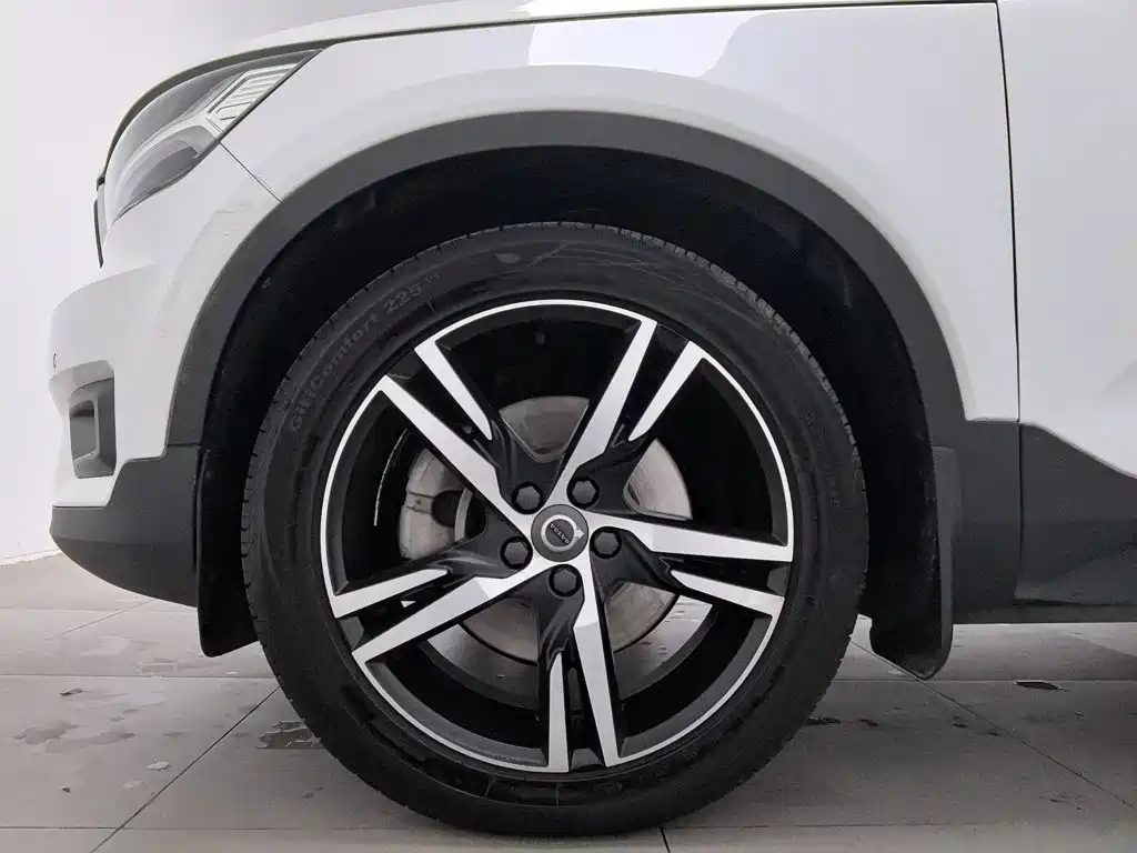 Volvo XC40 — миниатюра 17