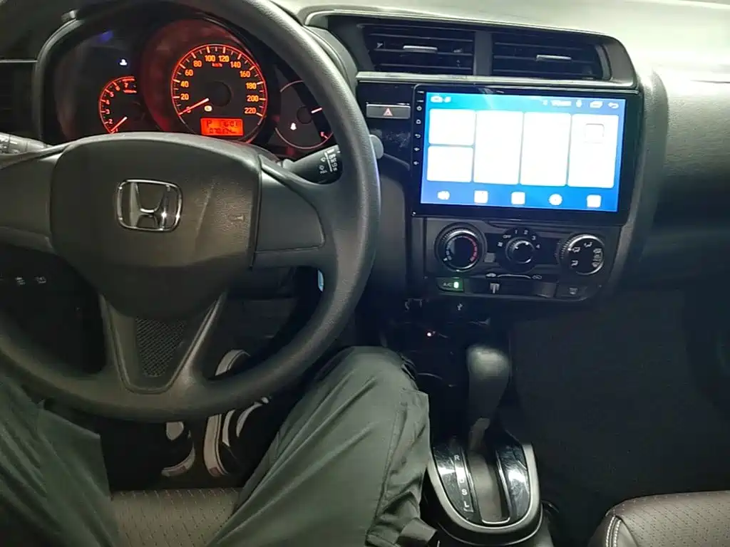 Honda Fit — миниатюра 10