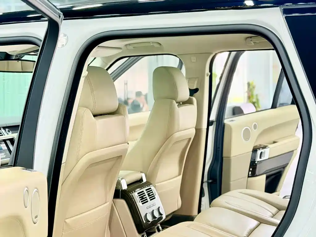 Land Rover Range Rover — миниатюра 6