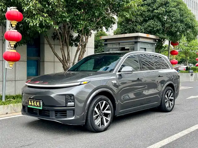 Li Auto L8