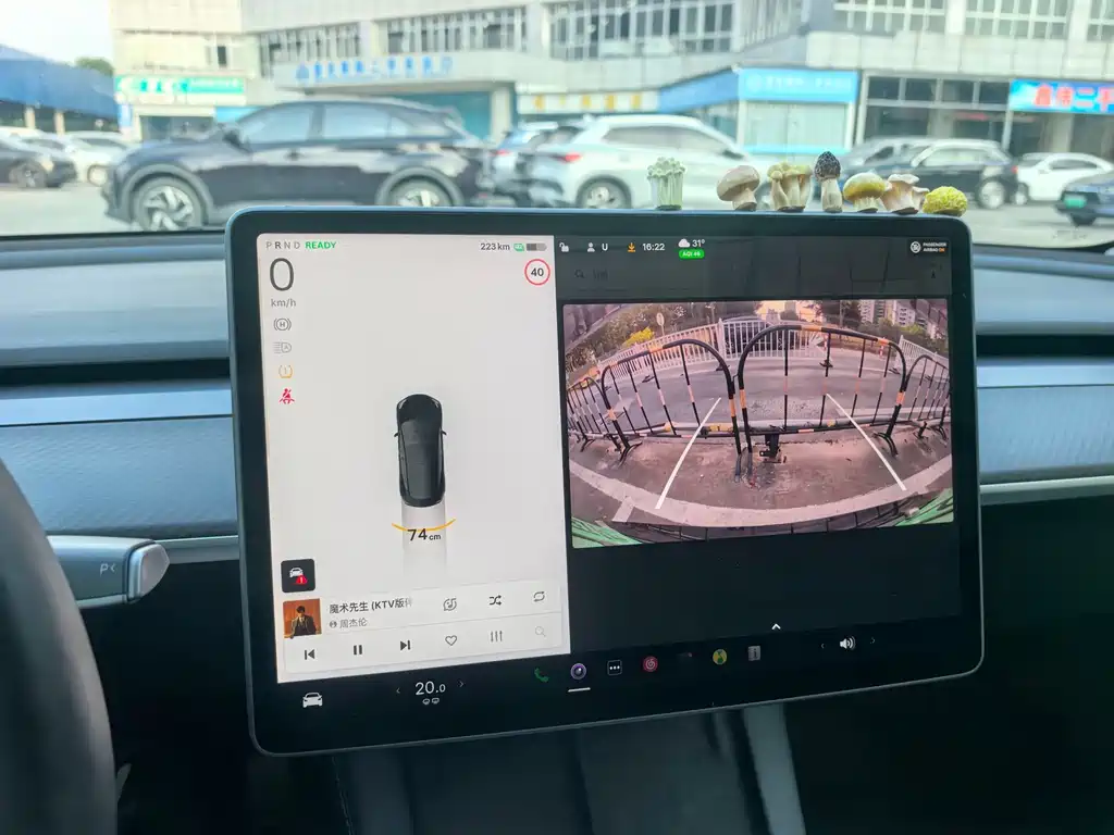 Tesla Model 3 — миниатюра 11