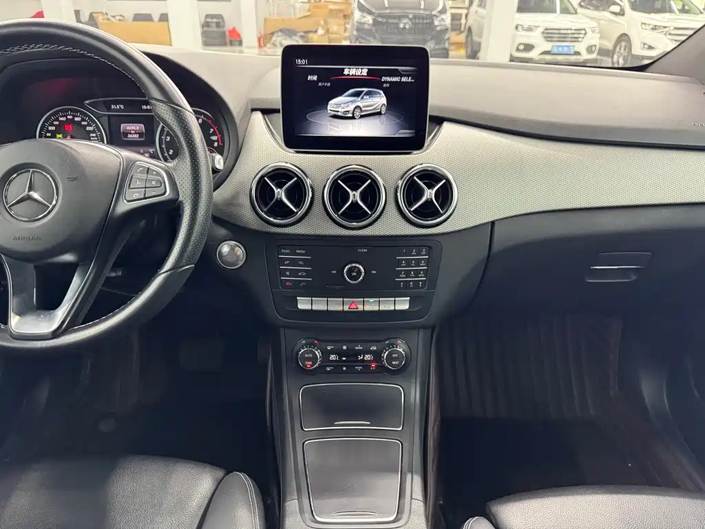 Mercedes-Benz B-Class — миниатюра 12