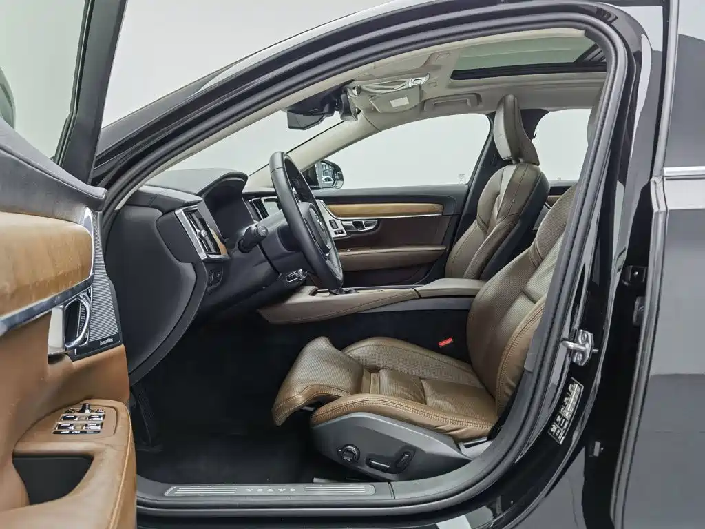 Volvo S90 — миниатюра 10