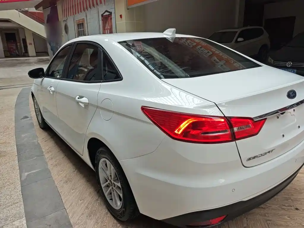 Ford Escort — миниатюра 5
