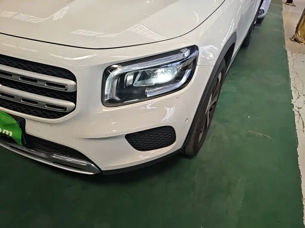 Mercedes-Benz GLB — миниатюра 24