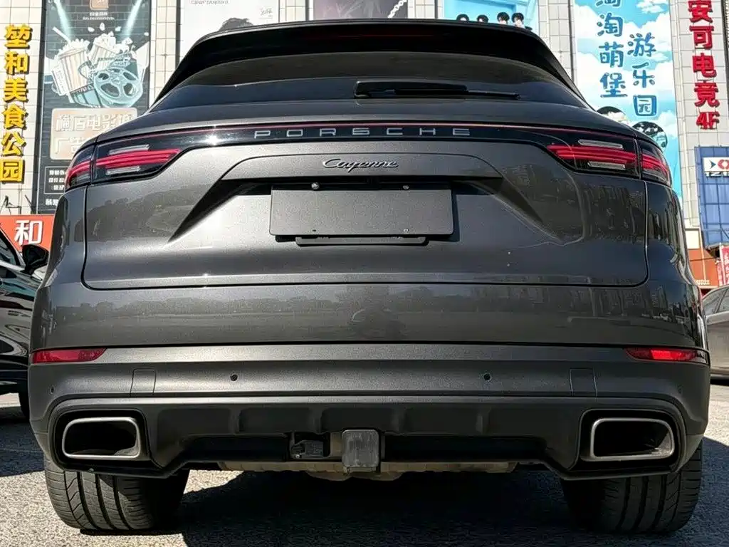 Porsche Cayenne — миниатюра 3