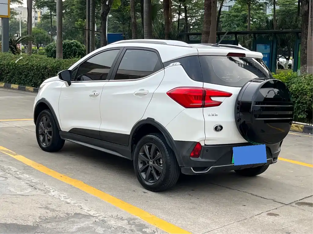 BYD Yuan EV — миниатюра 4