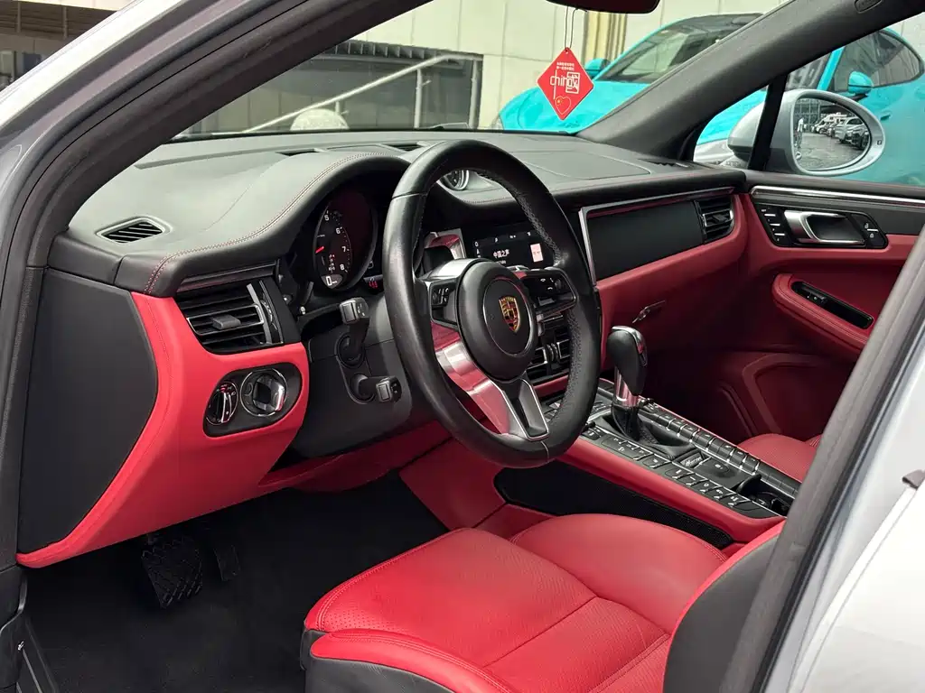 Porsche Macan — миниатюра 8