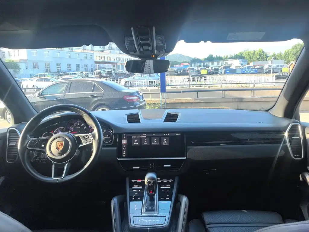 Porsche Cayenne — миниатюра 5