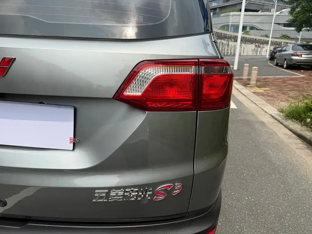 Wuling Hongguang S3 — миниатюра 16