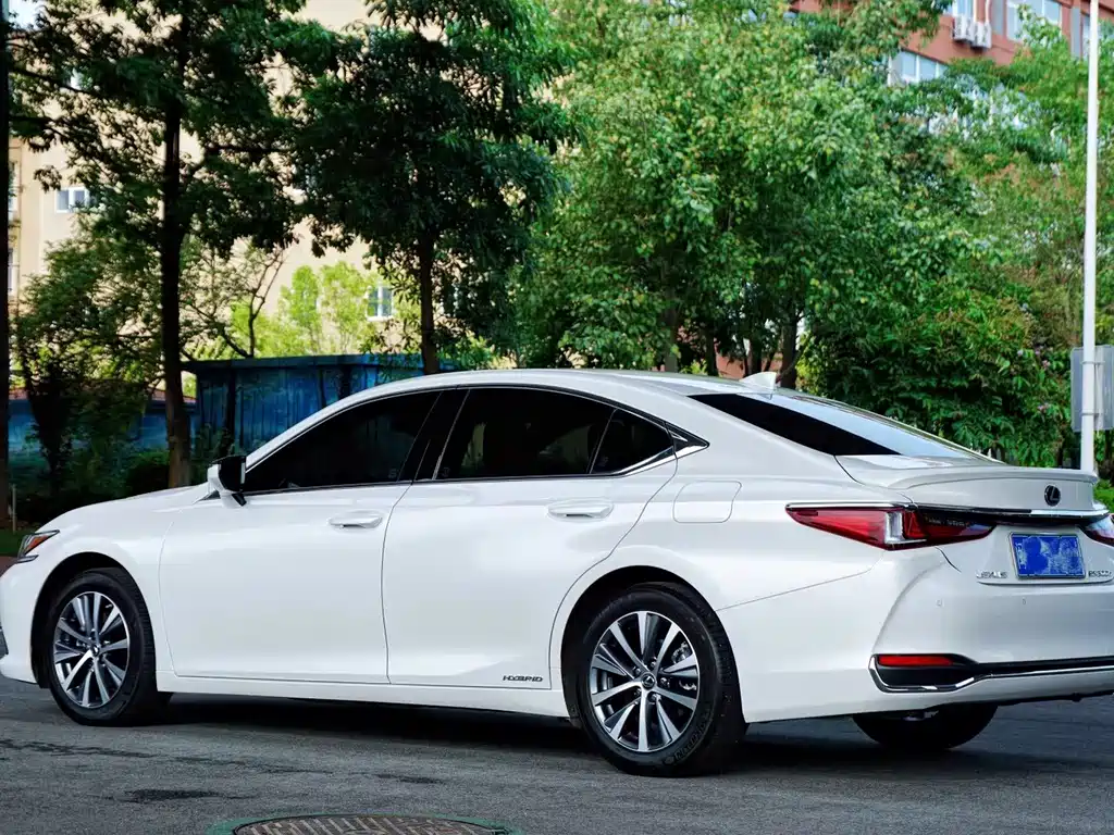Lexus ES — миниатюра 6