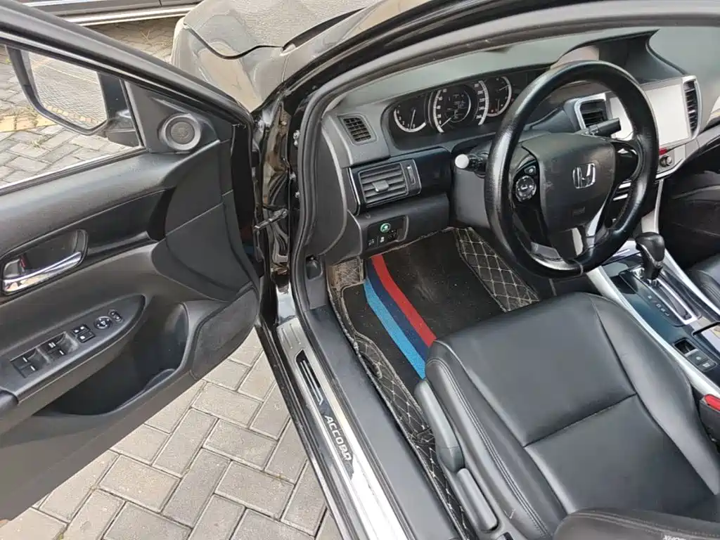 Honda Accord — миниатюра 16
