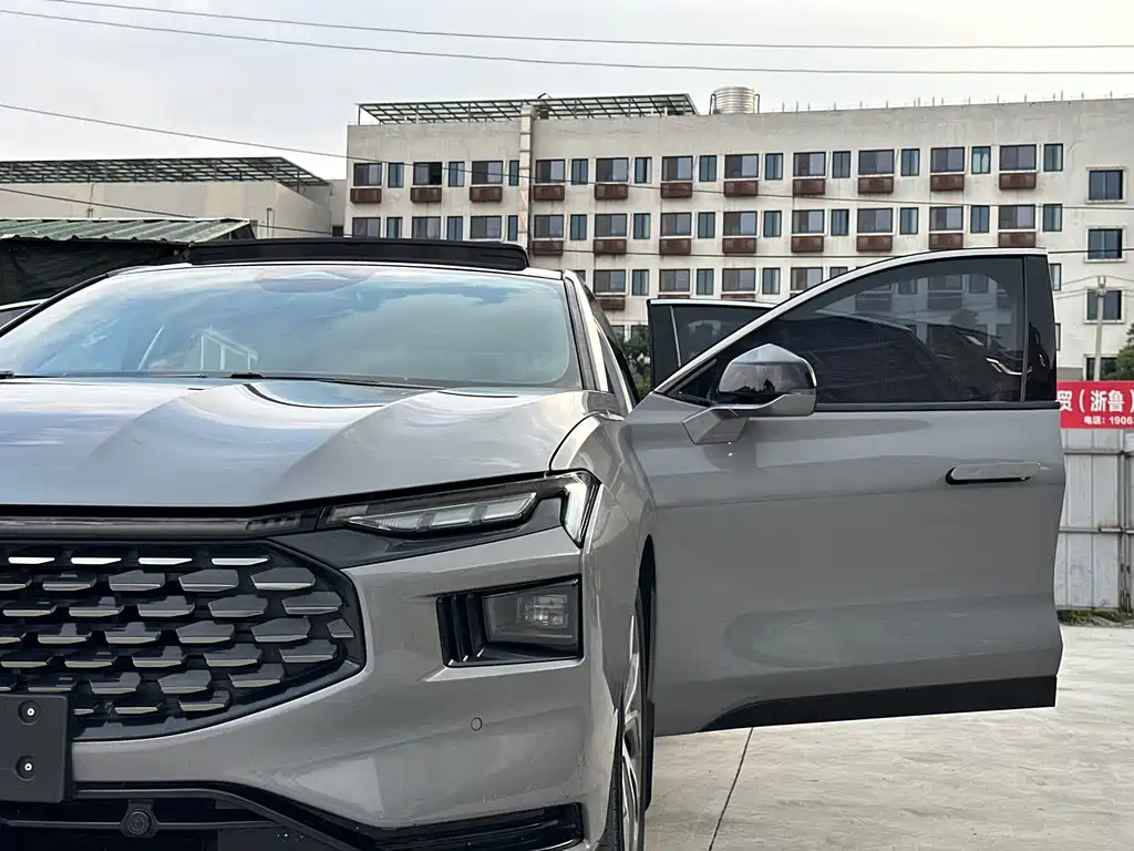 Ford Mondeo — миниатюра 18